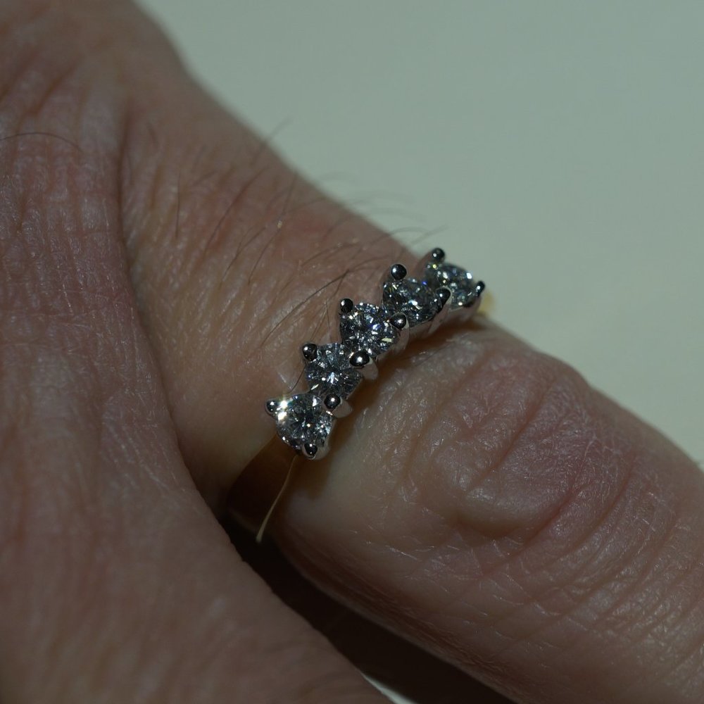 14KTT Gold 5 stone diamond ring - Picture 6 of 6